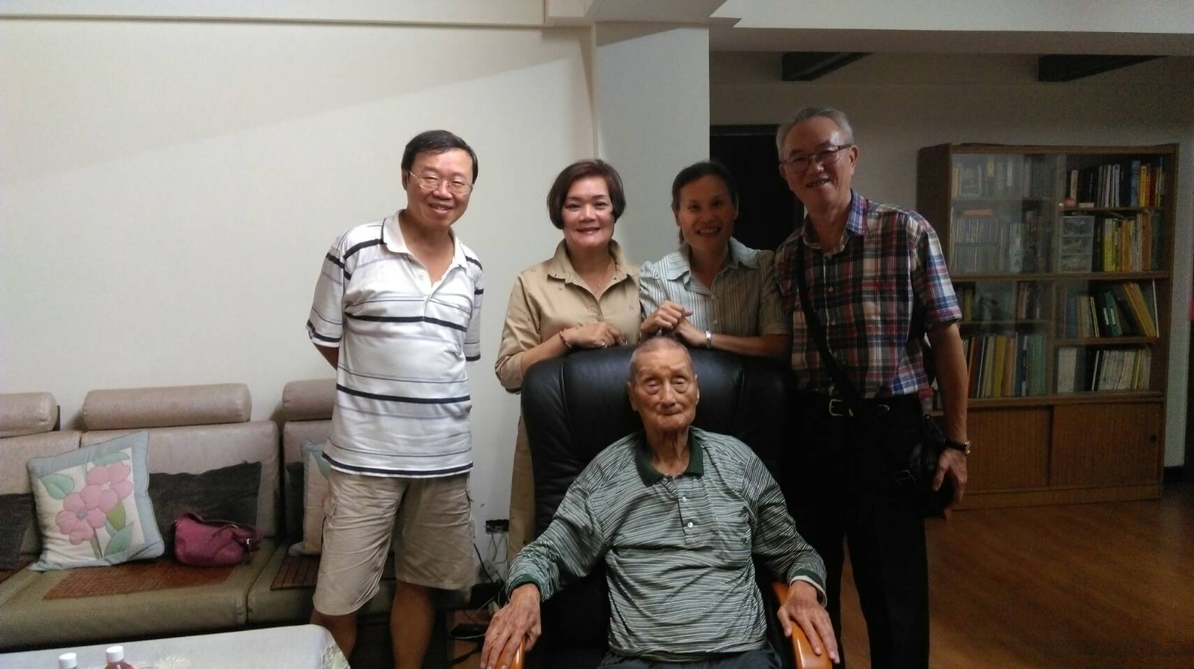 服務慰問組探訪楊仁初鄉長