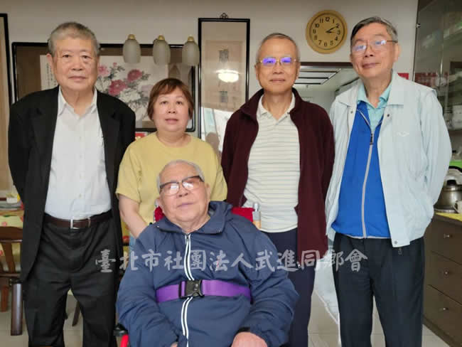 服務慰問組探訪朱國甫鄉長
