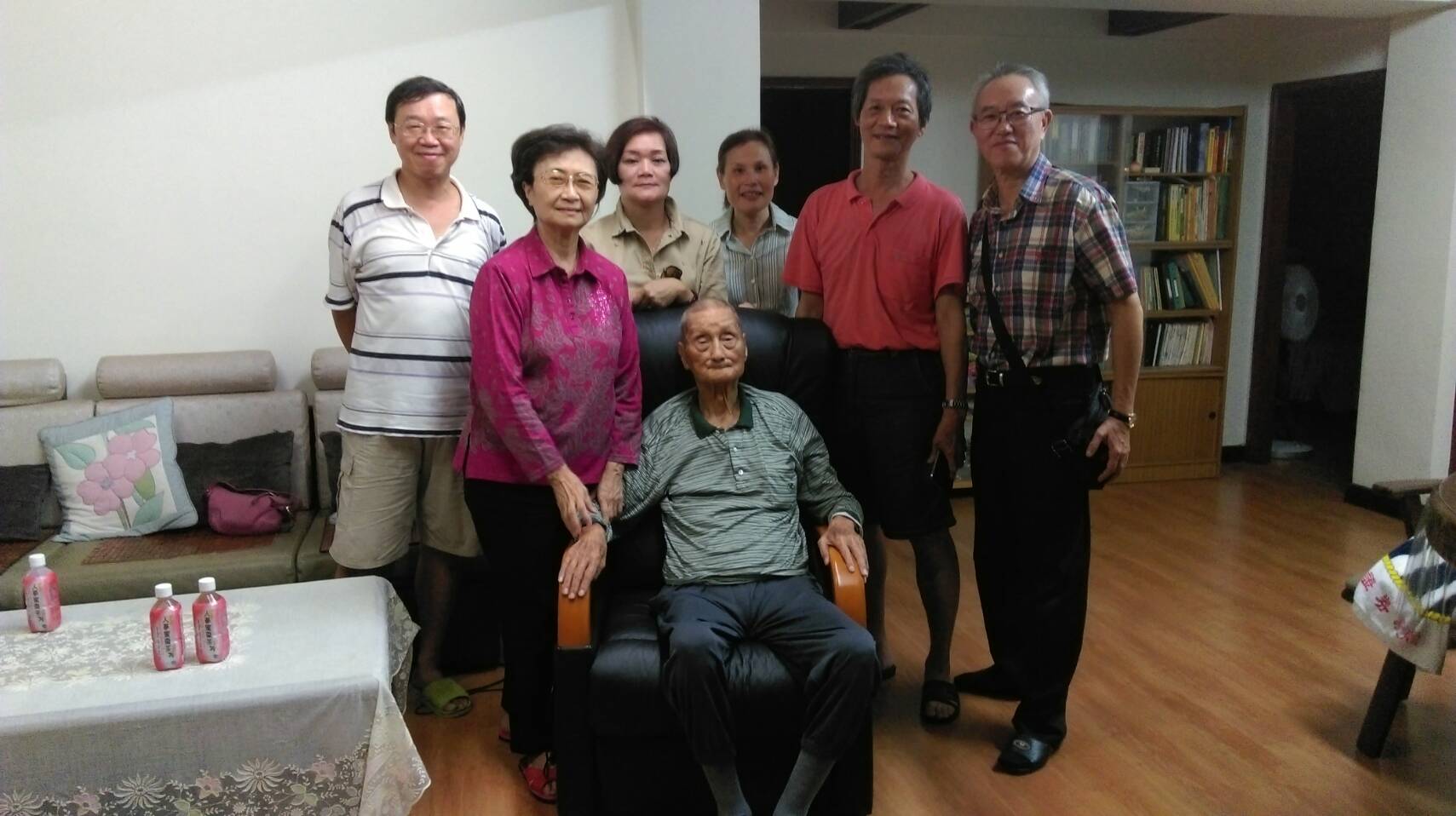 服務慰問組探訪楊仁初鄉長
